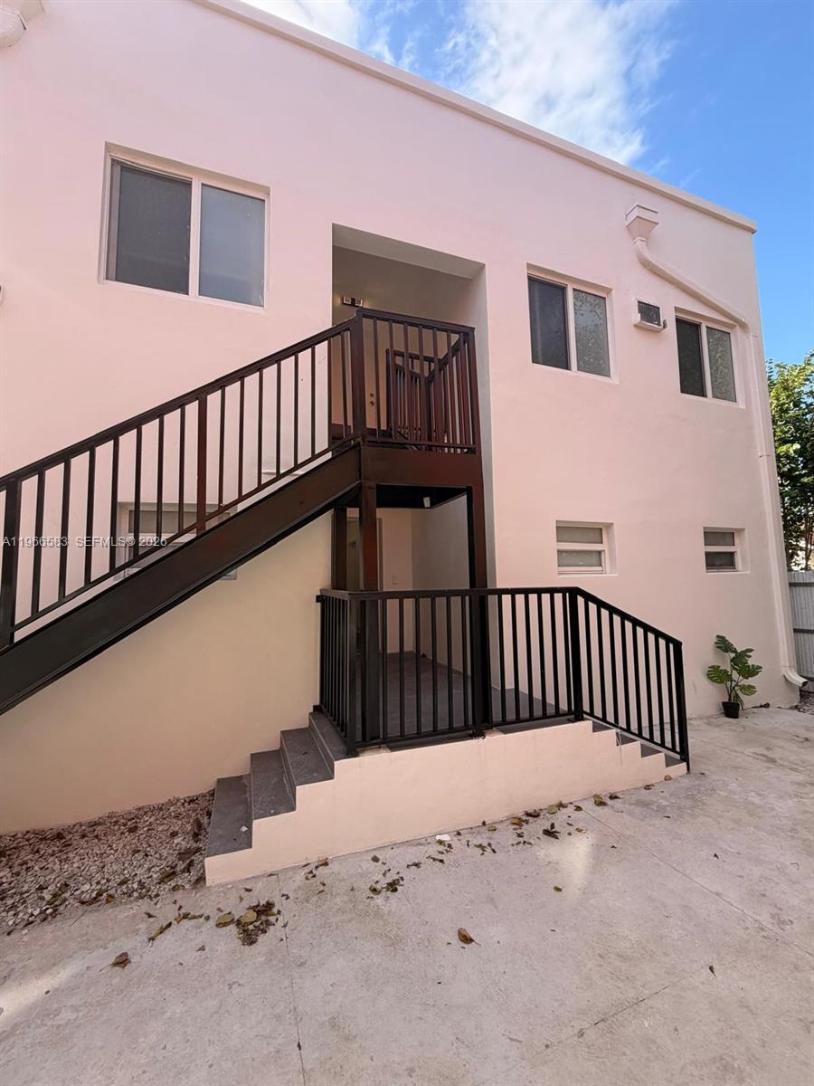 337 SW 10th Ave Miami, FL 33130