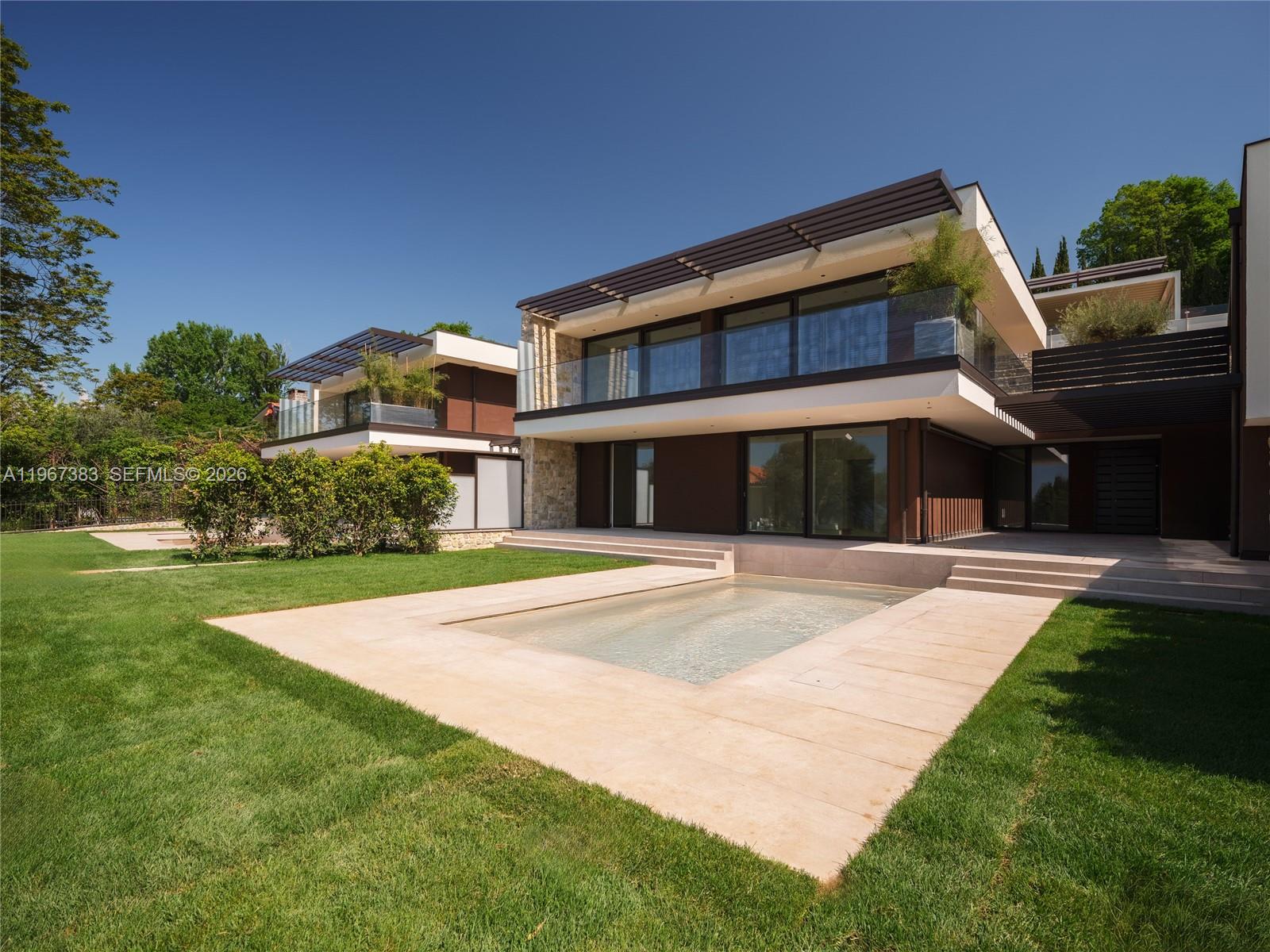 10 Piazza Del Grano 