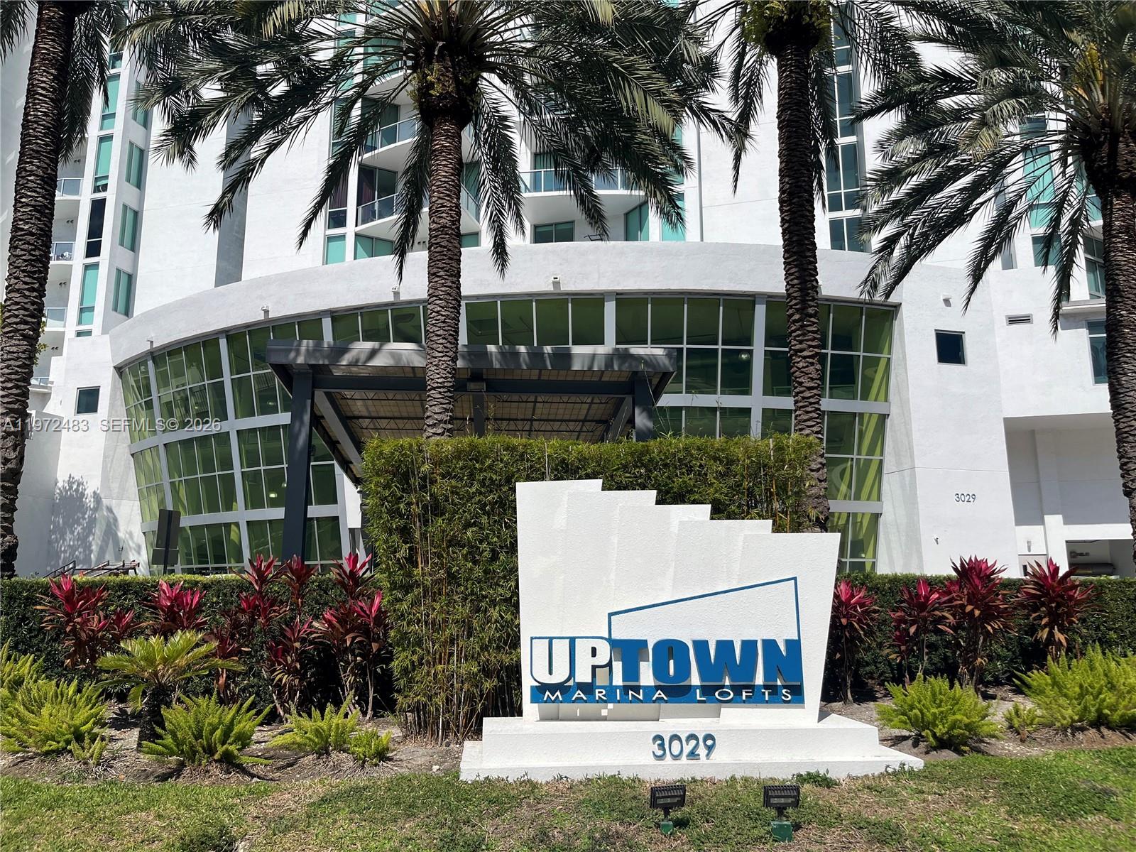 image Uptown Marina Lofts0