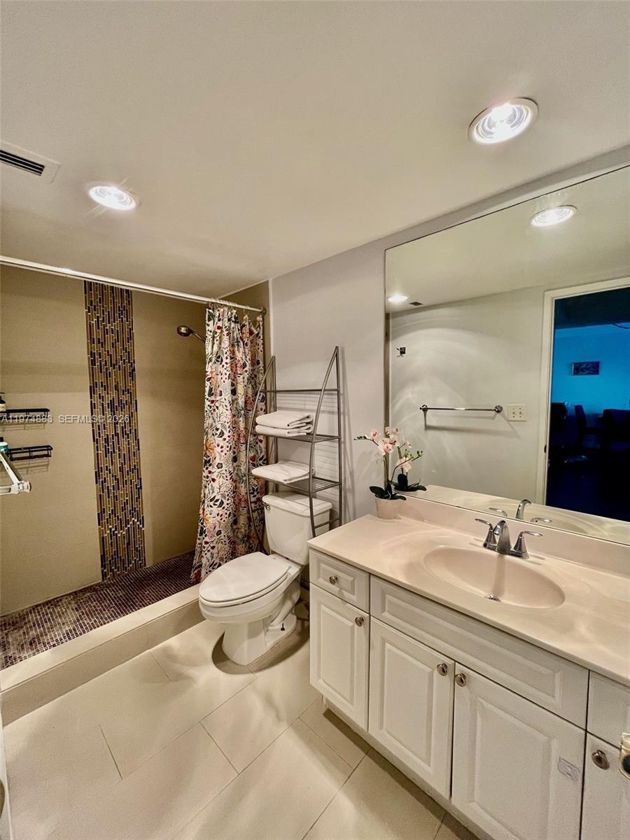 19390 Collins Ave #225 Sunny Isles Beach, FL 33160