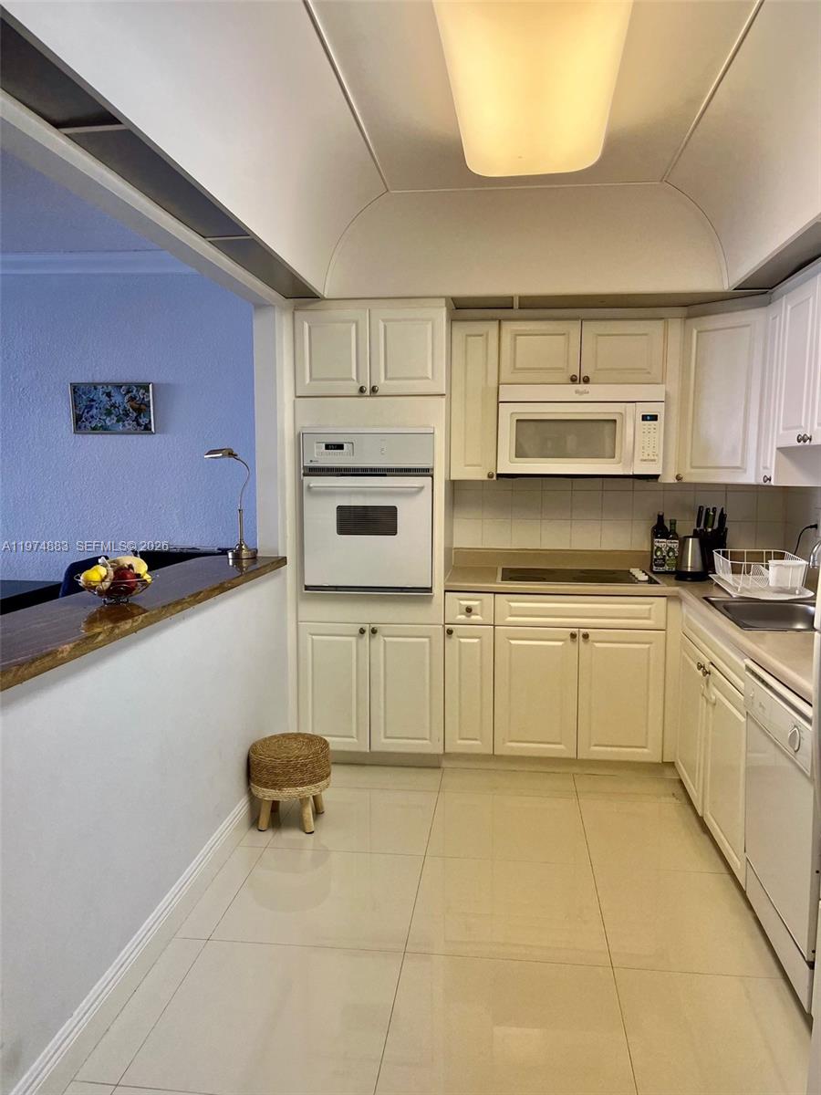 19390 Collins Ave #225 Sunny Isles Beach, FL 33160