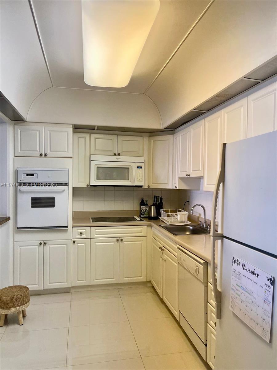 19390 Collins Ave #225 Sunny Isles Beach, FL 33160