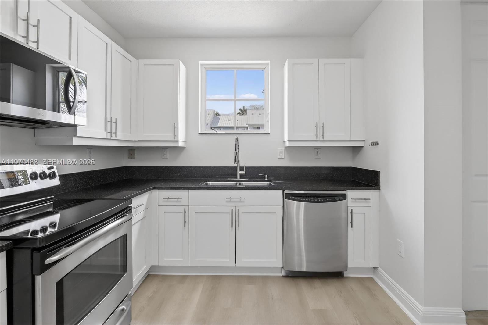 411 SW 13th Ter Fort Lauderdale, FL 33312