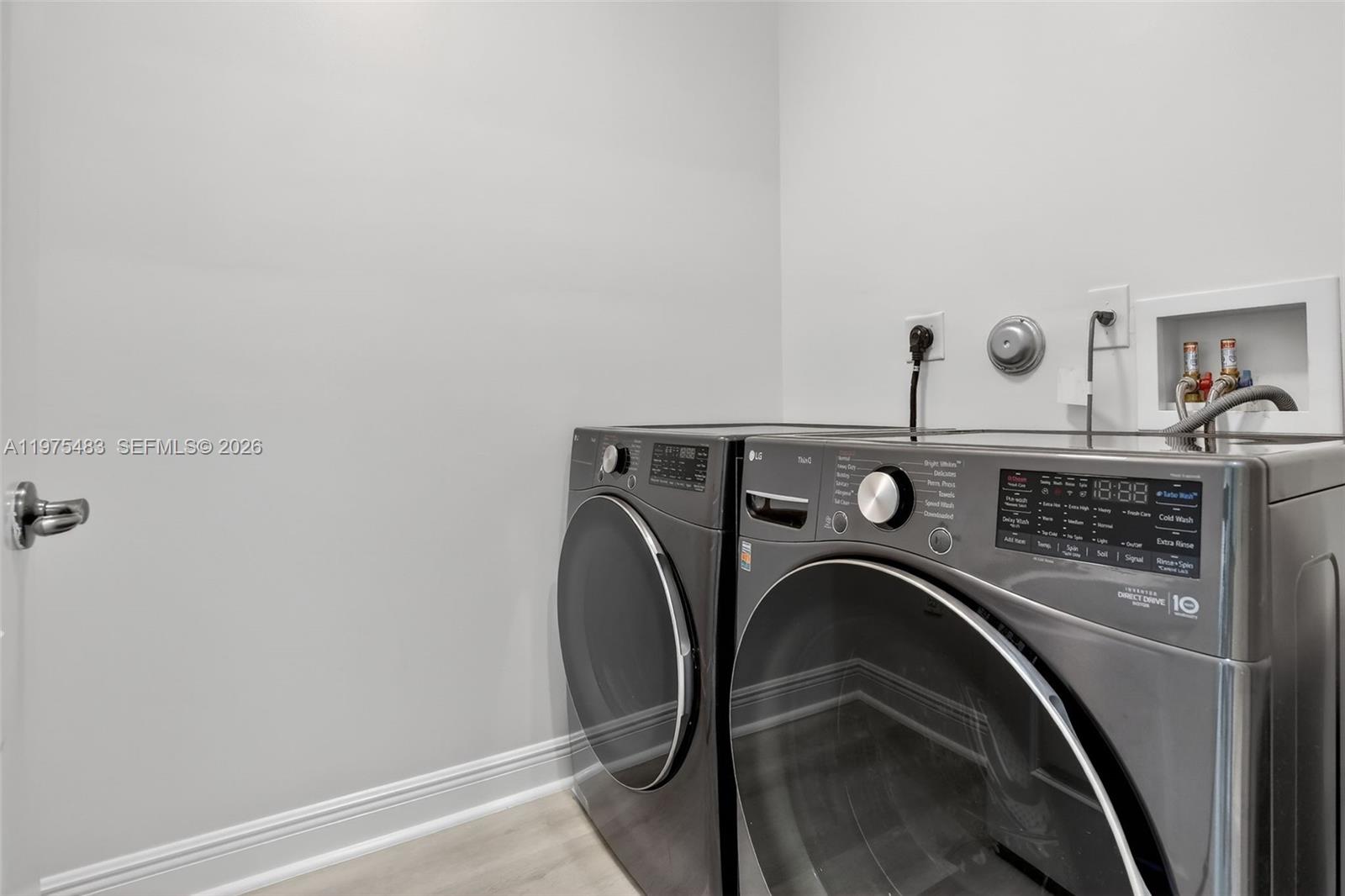 411 SW 13th Ter Fort Lauderdale, FL 33312