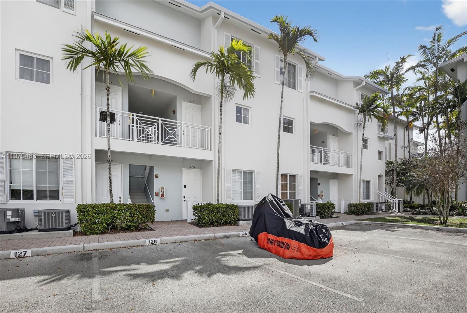 411 SW 13th Ter Fort Lauderdale, FL 33312