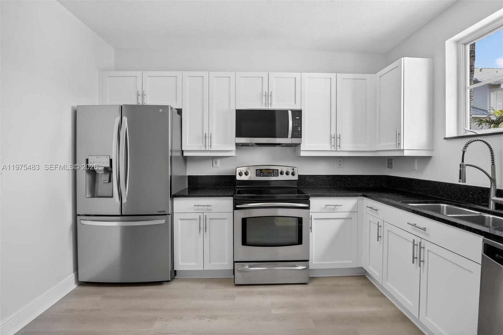 411 SW 13th Ter Fort Lauderdale, FL 33312