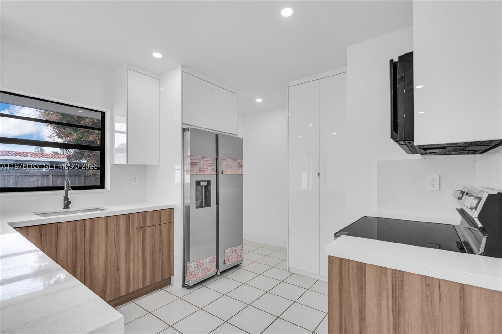 1005 W 36th Pl Hialeah, FL 33012