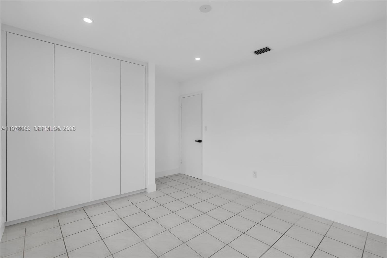 1005 W 36th Pl Hialeah, FL 33012