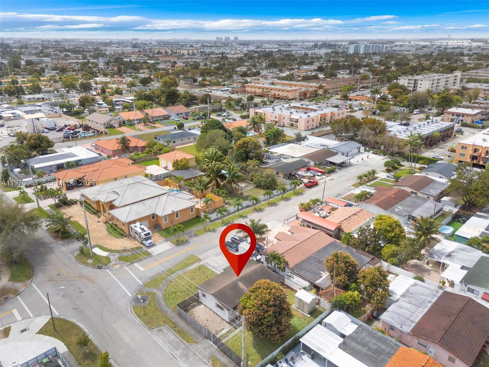 1005 W 36th Pl Hialeah, FL 33012