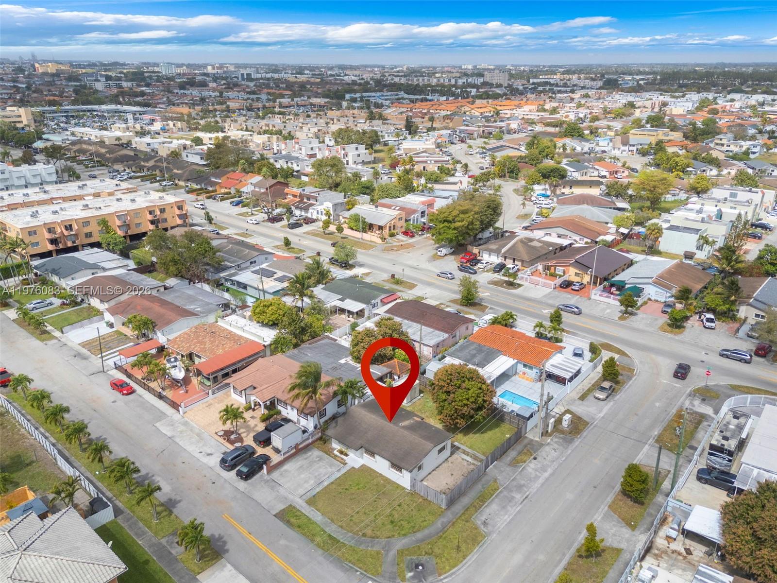 1005 W 36th Pl Hialeah, FL 33012