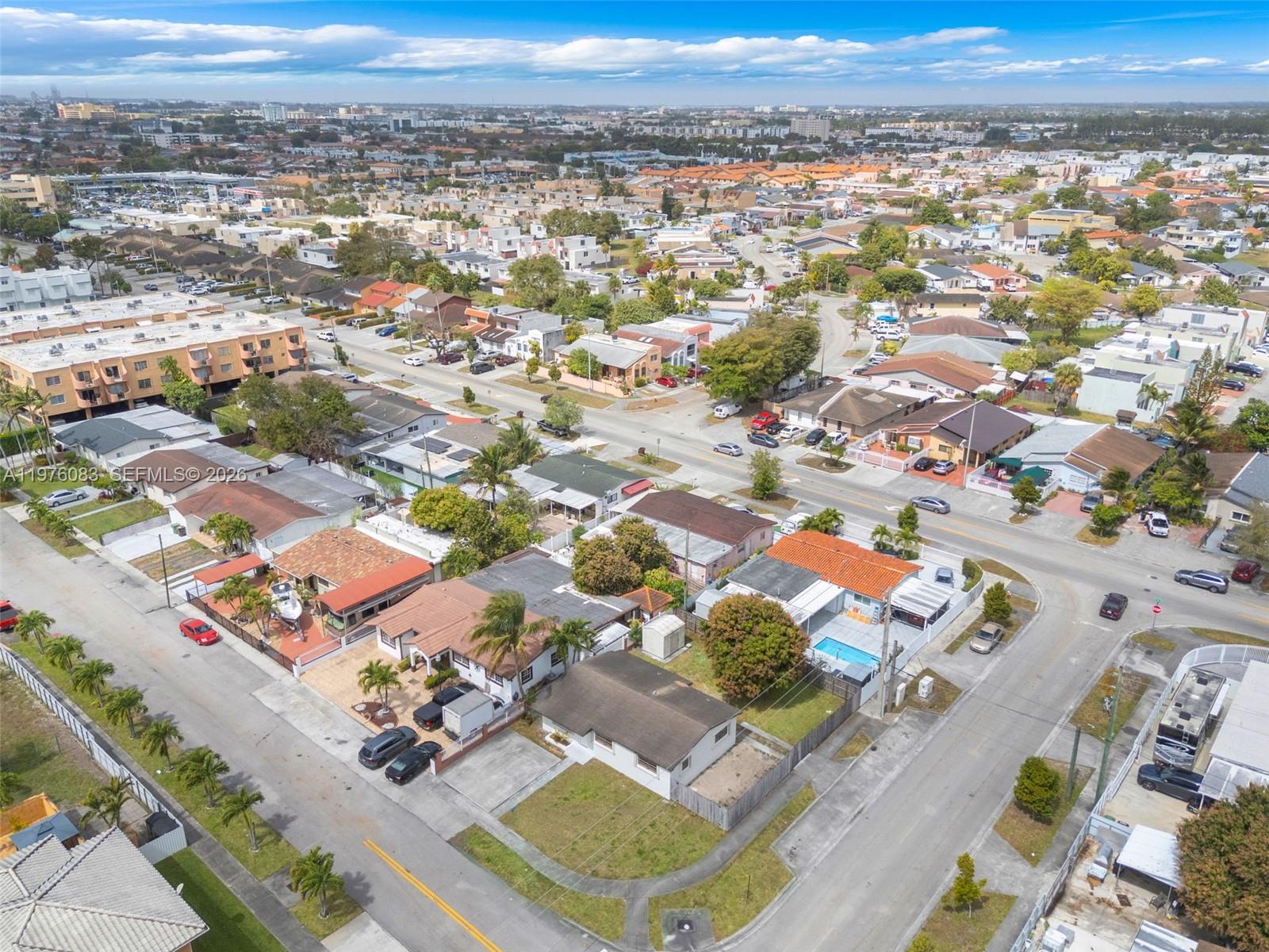 1005 W 36th Pl Hialeah, FL 33012