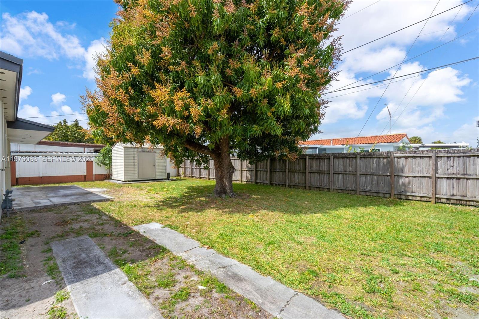 1005 W 36th Pl Hialeah, FL 33012