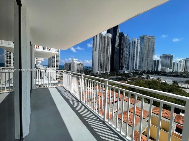 image Winston Towers 60022