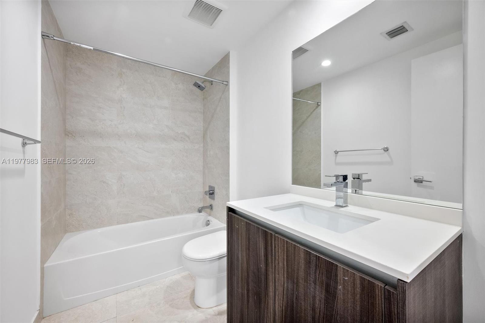 image Aria on the Bay13