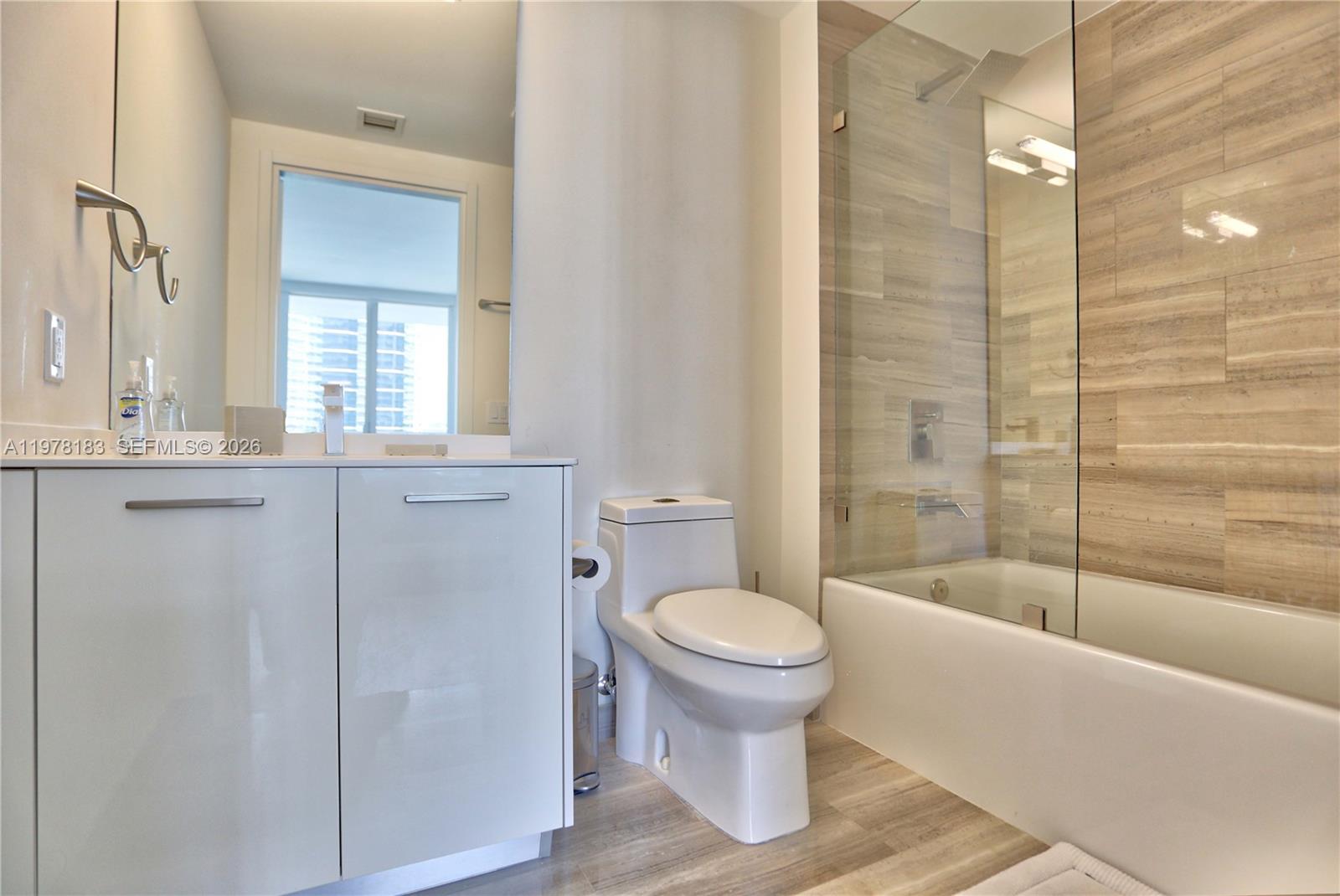 1300 Brickell Bay Dr #2700 Miami, FL 33131