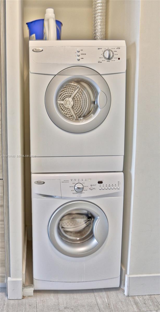 1300 Brickell Bay Dr #2700 Miami, FL 33131