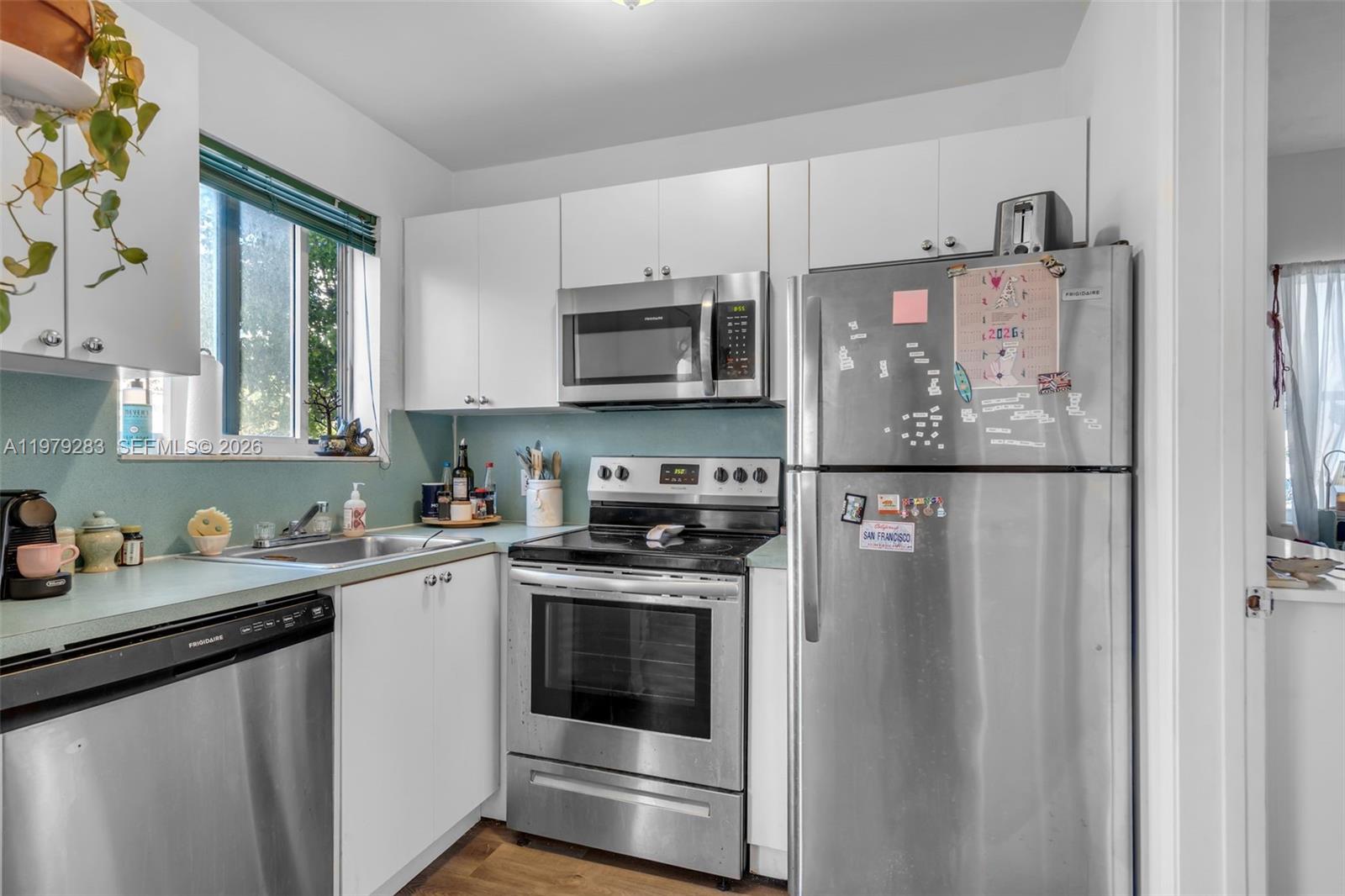 2615 Collins Ave #21 Miami Beach, FL 33140