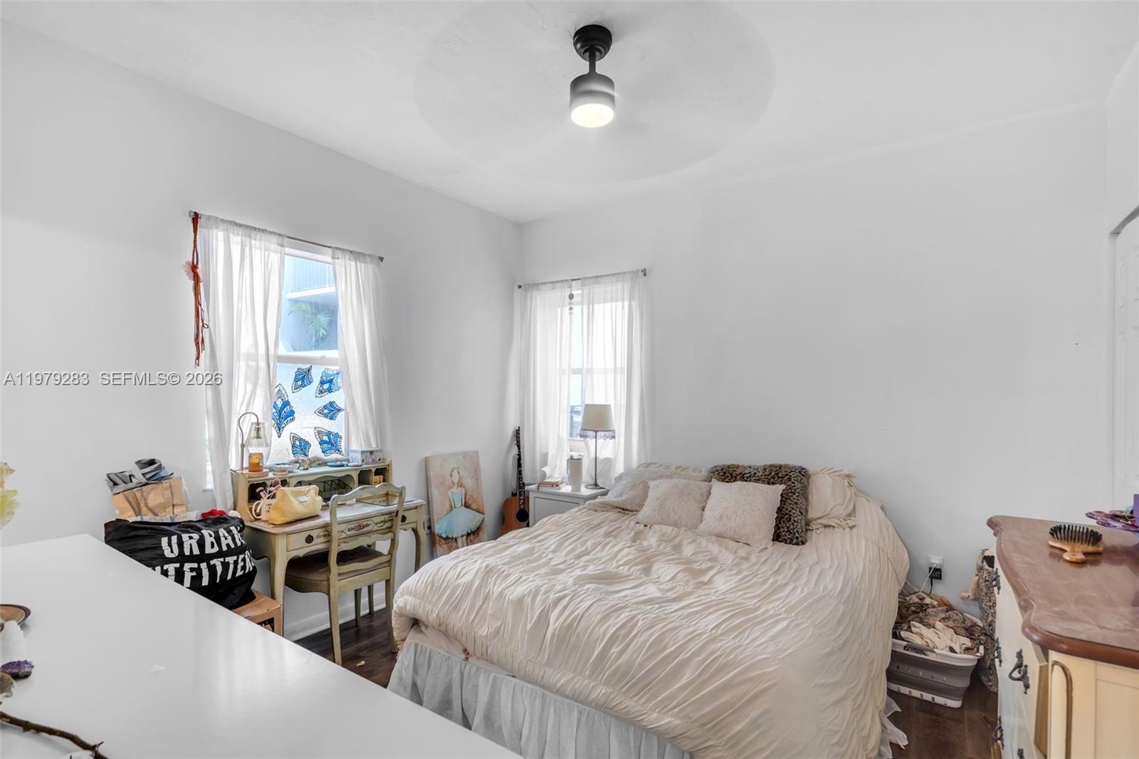 2615 Collins Ave #21 Miami Beach, FL 33140