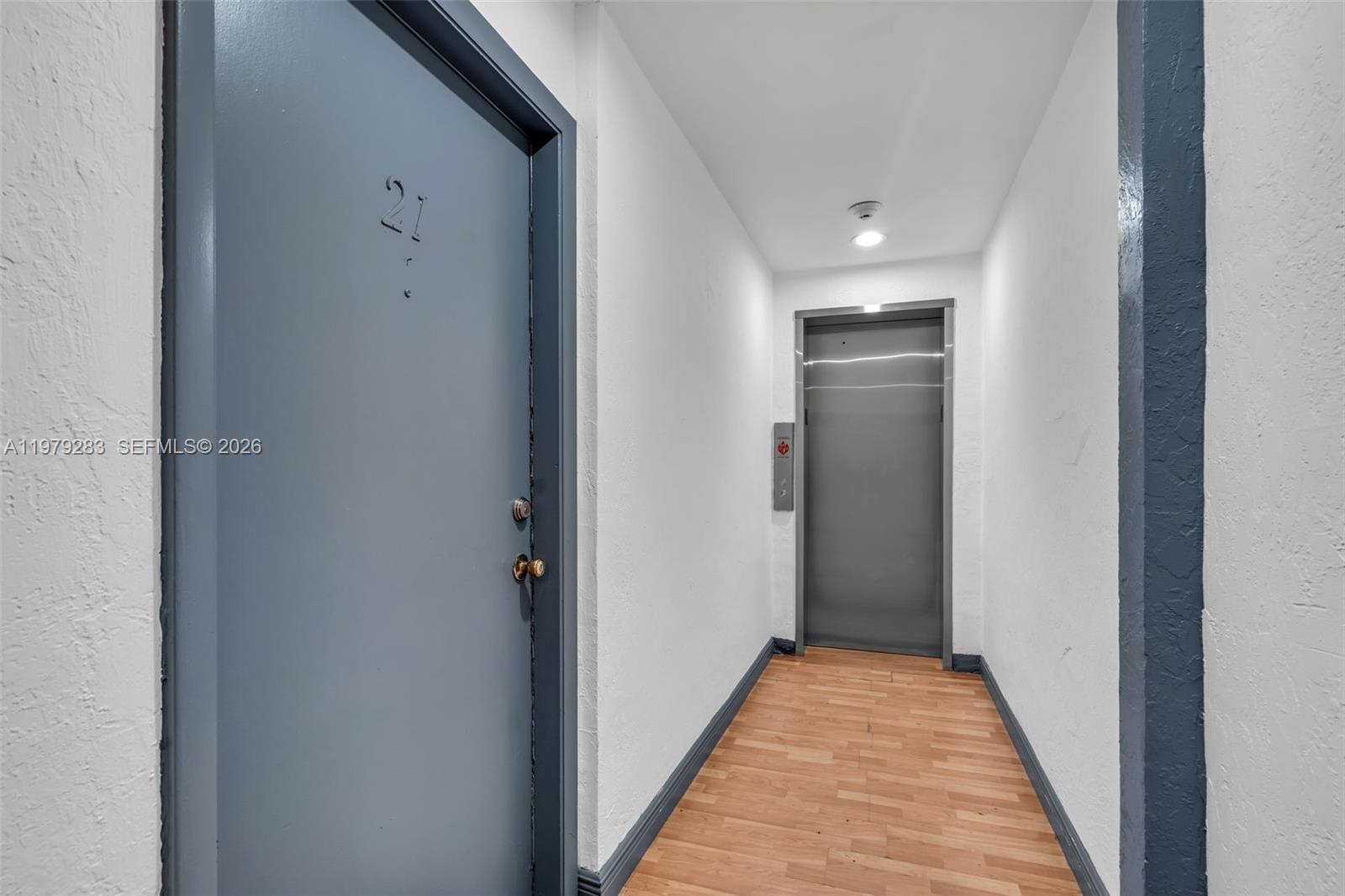 2615 Collins Ave #21 Miami Beach, FL 33140