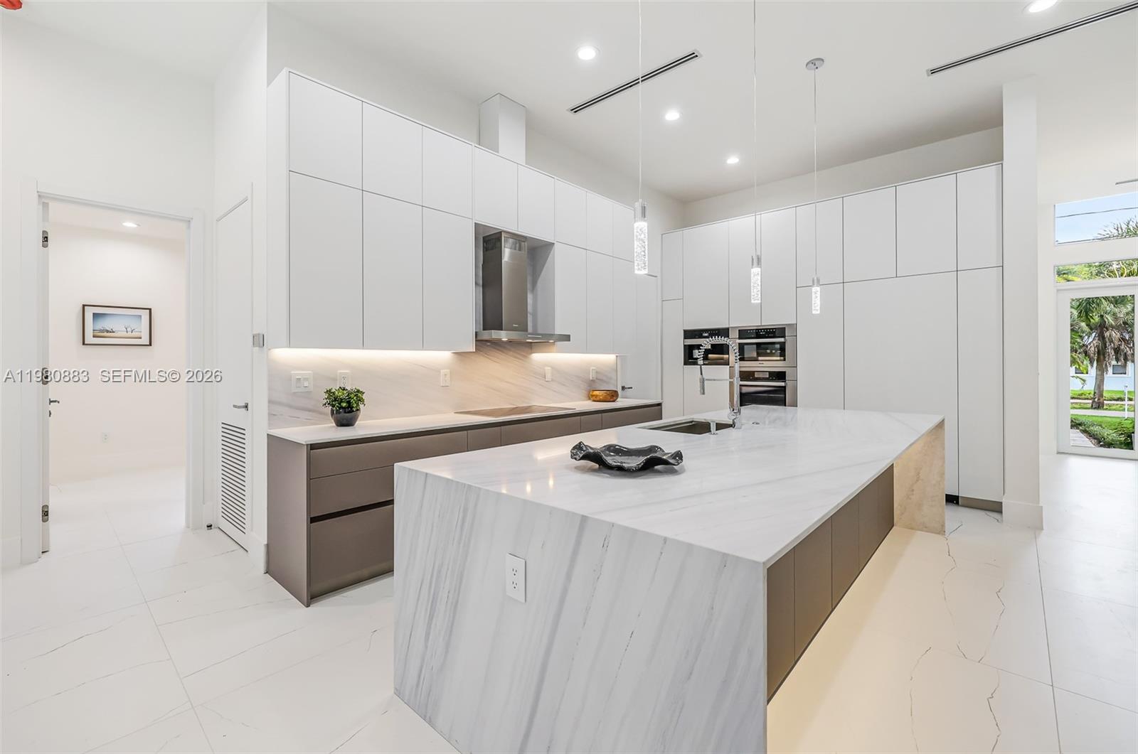 11780 NE 8th Ave Biscayne Park, FL 33161