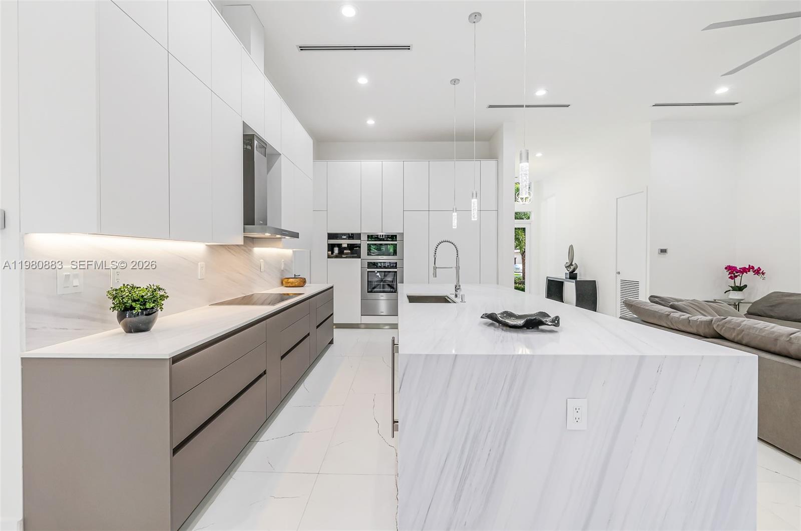 11780 NE 8th Ave Biscayne Park, FL 33161