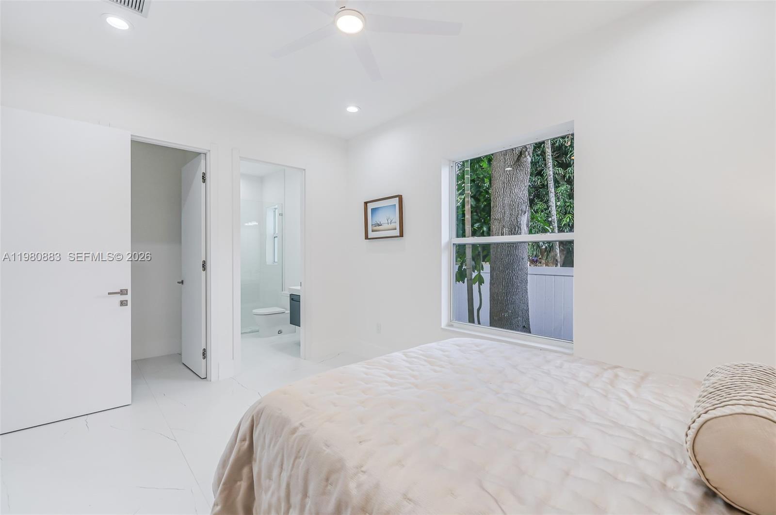 11780 NE 8th Ave Biscayne Park, FL 33161