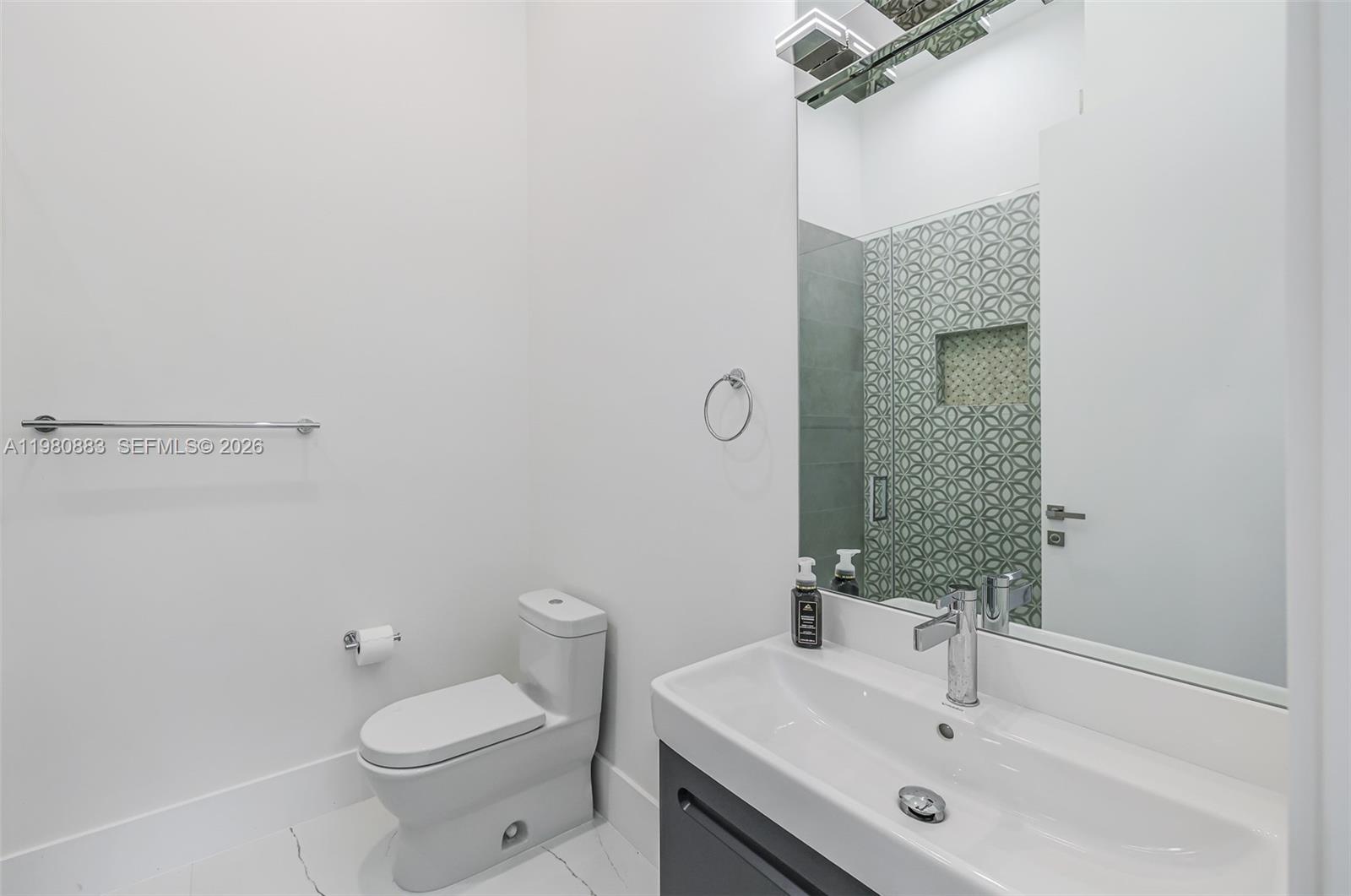 11780 NE 8th Ave Biscayne Park, FL 33161