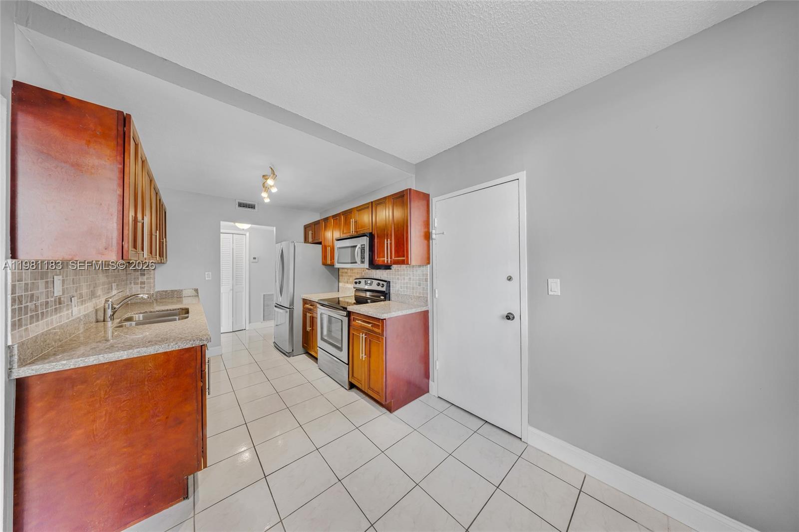 4350 Hillcrest Dr #200 Hollywood, FL 33021