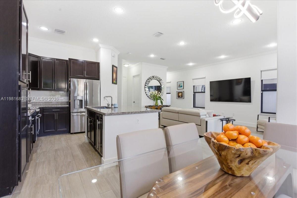 3407 W 99th Pl Hialeah, FL 33018