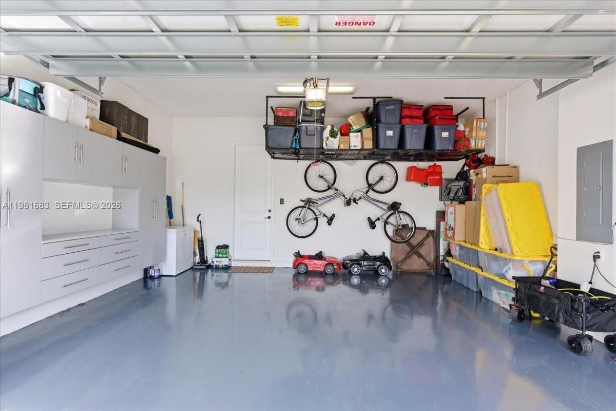 3407 W 99th Pl Hialeah, FL 33018