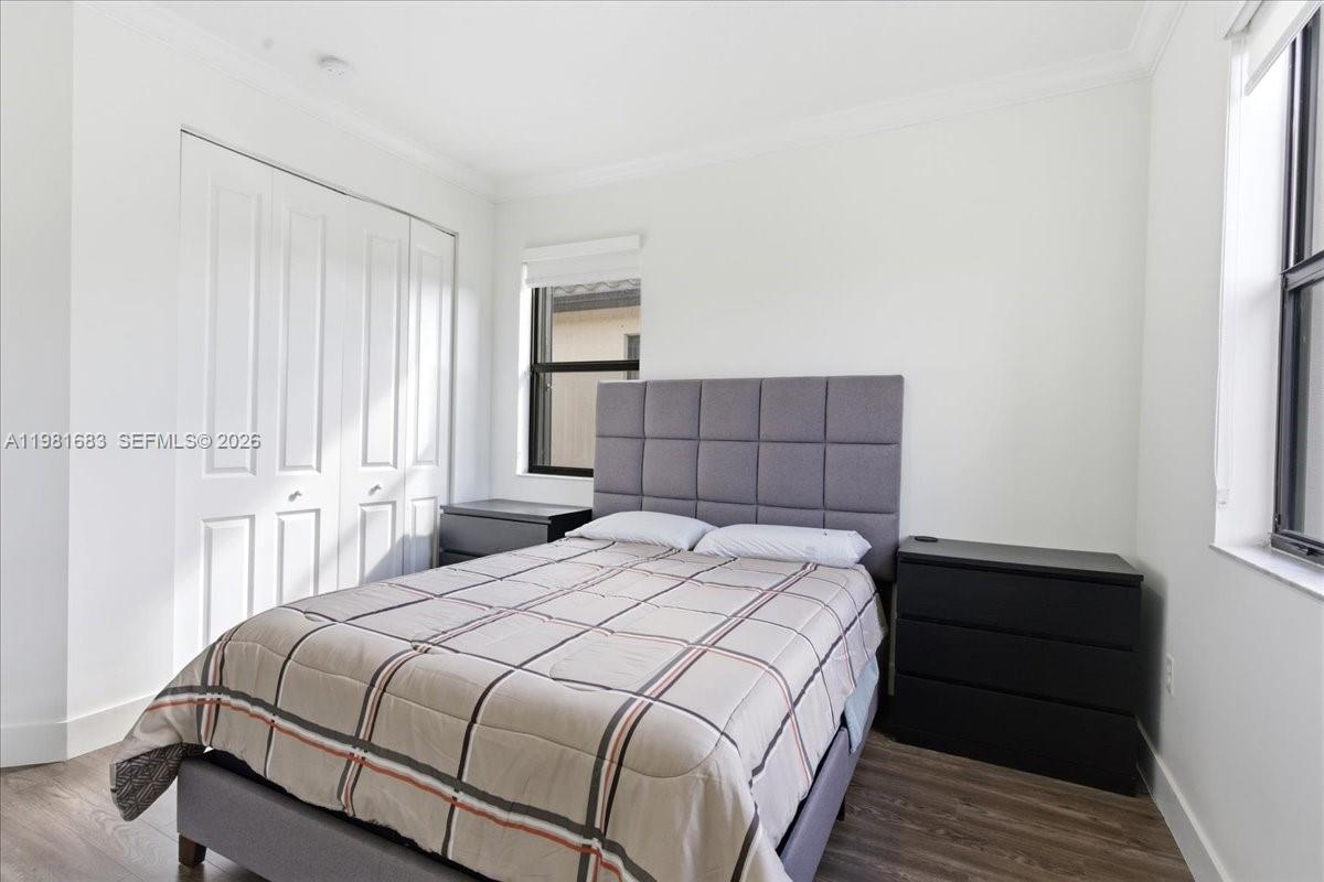 3407 W 99th Pl Hialeah, FL 33018