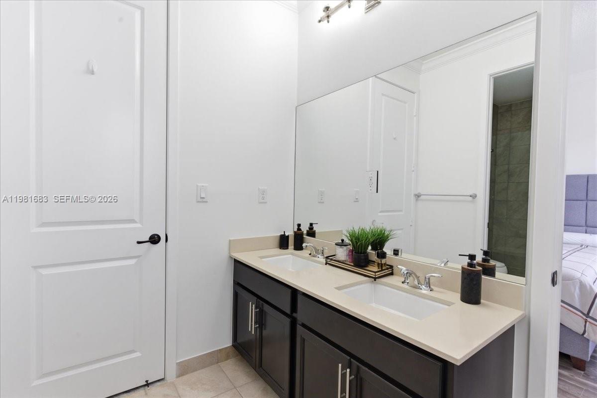 3407 W 99th Pl Hialeah, FL 33018