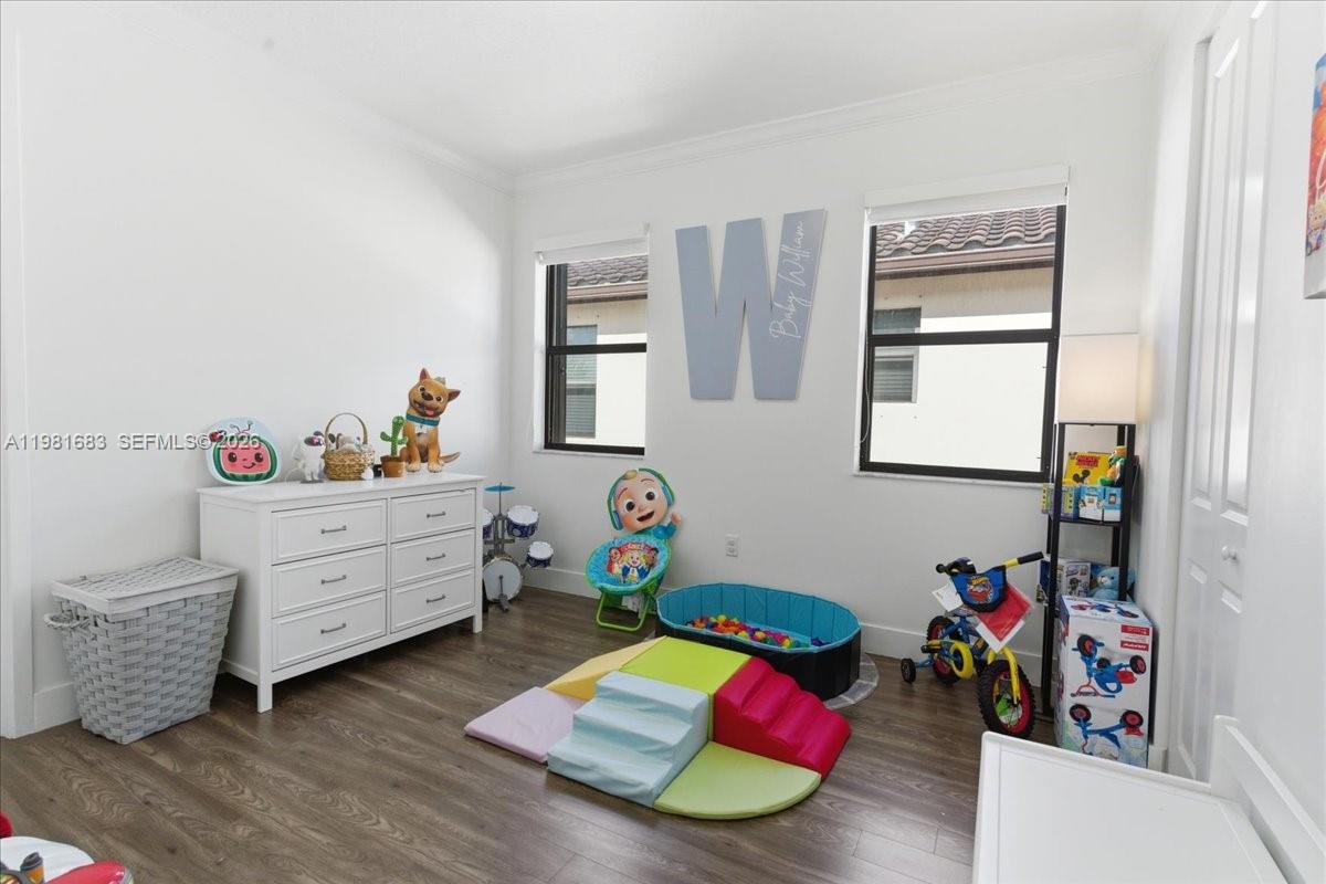 3407 W 99th Pl Hialeah, FL 33018