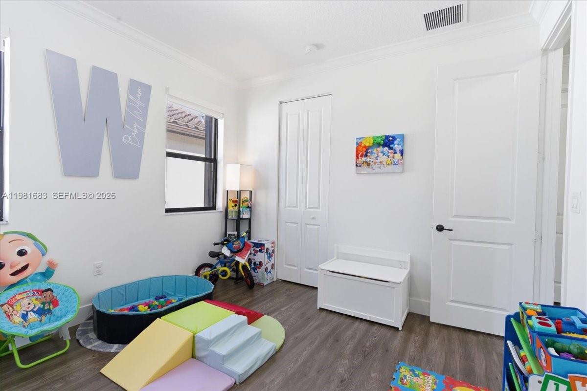 3407 W 99th Pl Hialeah, FL 33018