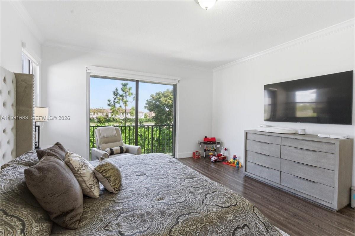 3407 W 99th Pl Hialeah, FL 33018