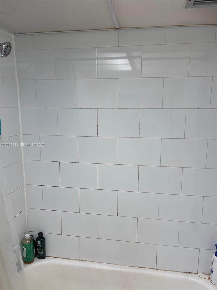 210 172nd St #323 Sunny Isles Beach, FL 33160