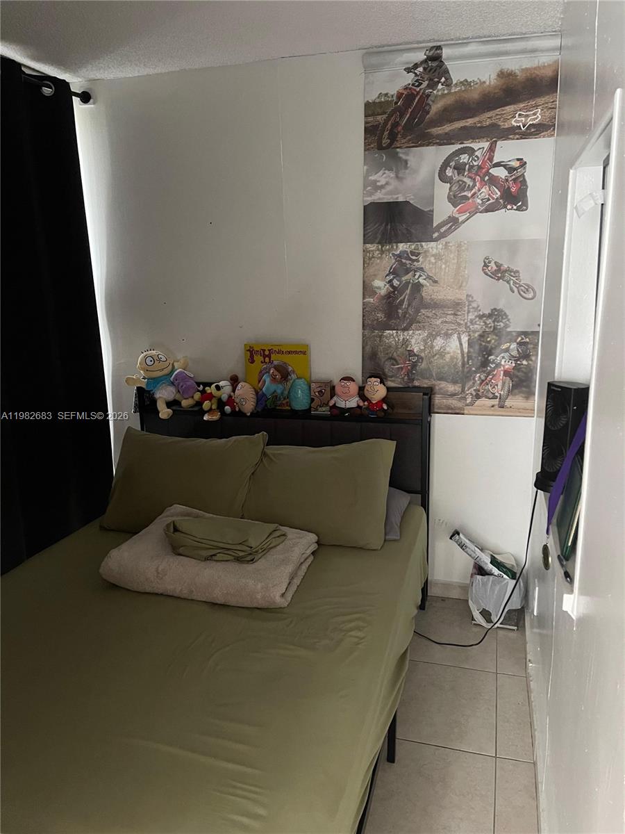 210 172nd St #323 Sunny Isles Beach, FL 33160