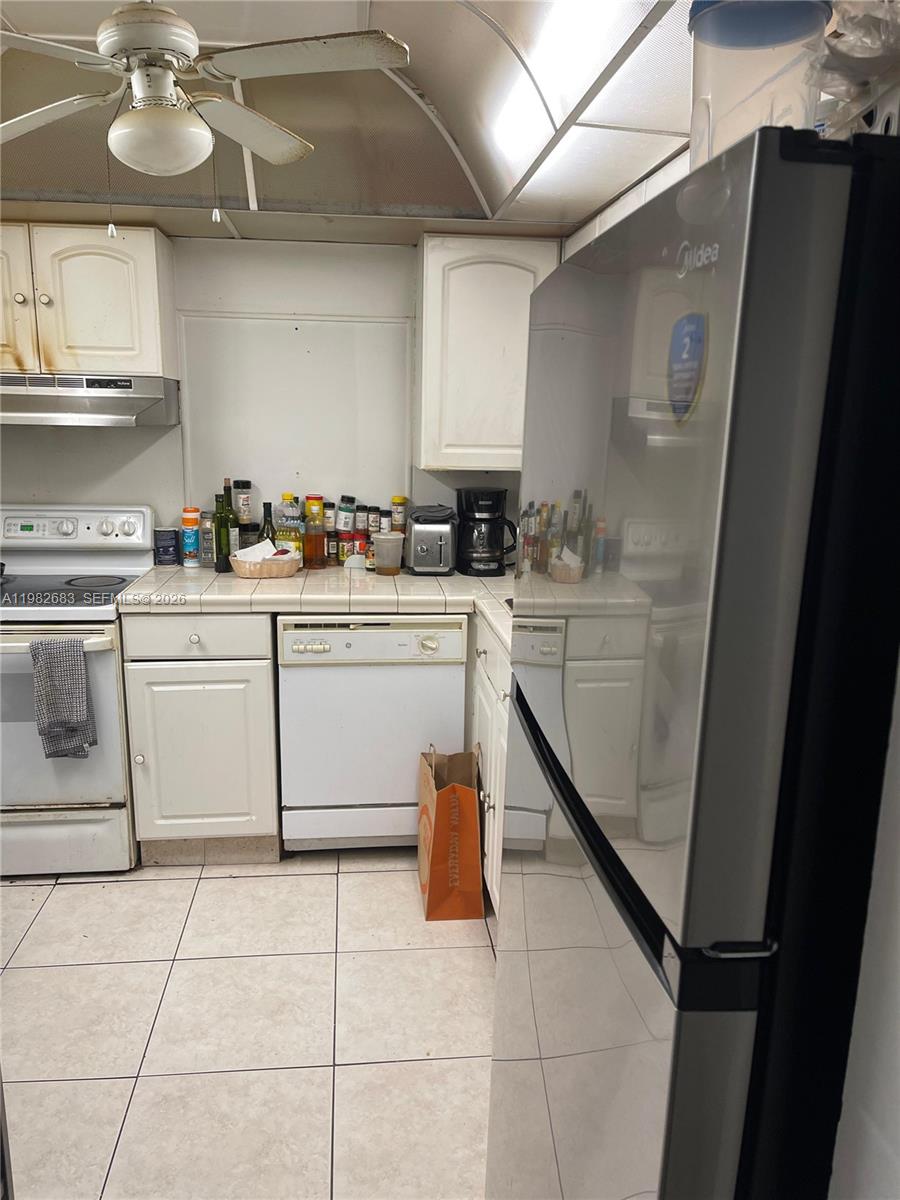 210 172nd St #323 Sunny Isles Beach, FL 33160