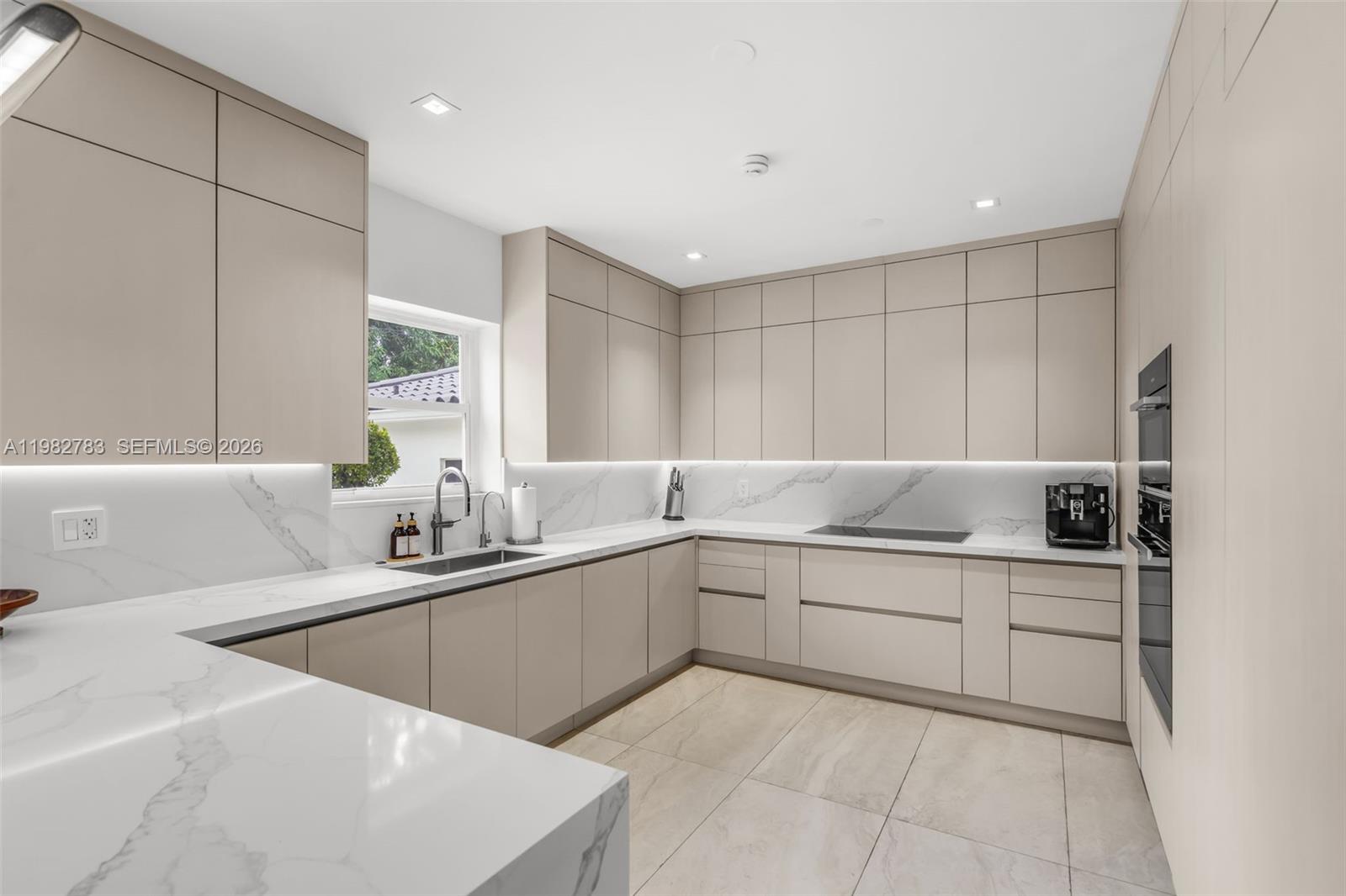 500 NE 51st St Miami, FL 33137