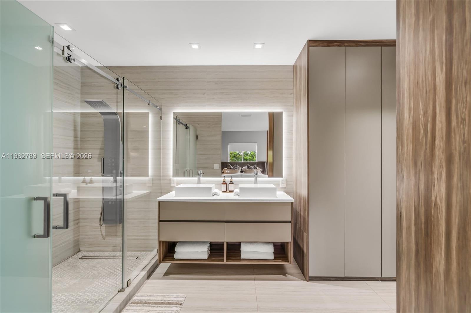 500 NE 51st St Miami, FL 33137