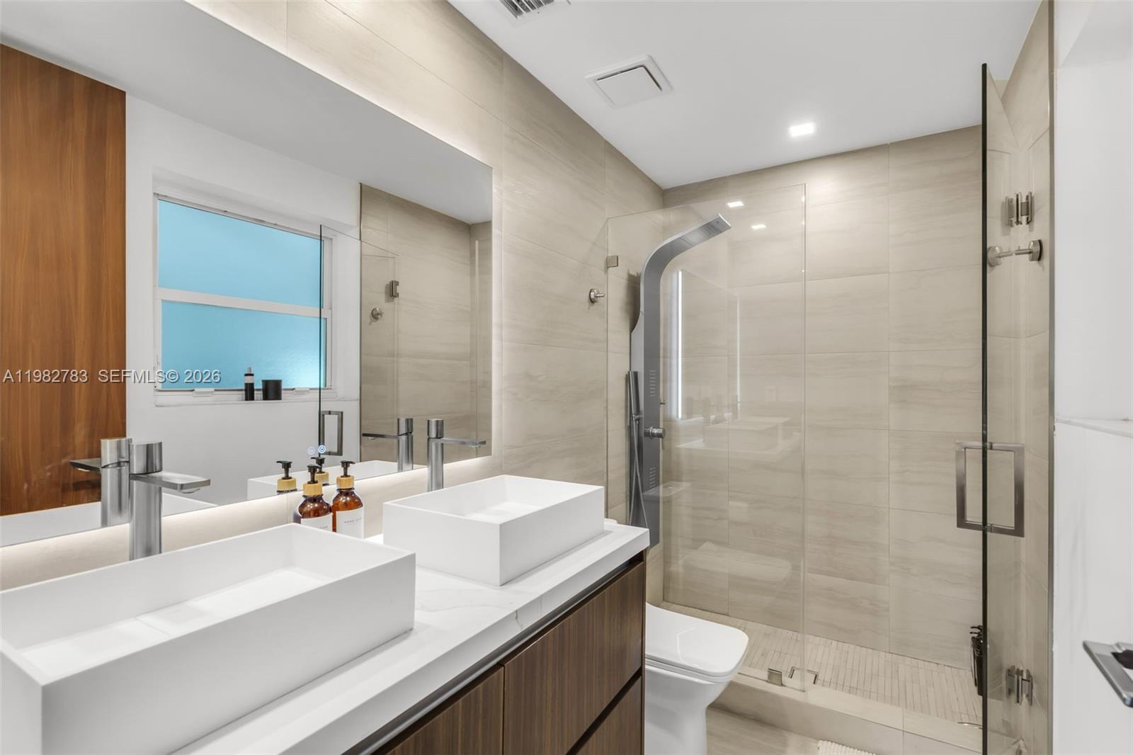 500 NE 51st St Miami, FL 33137