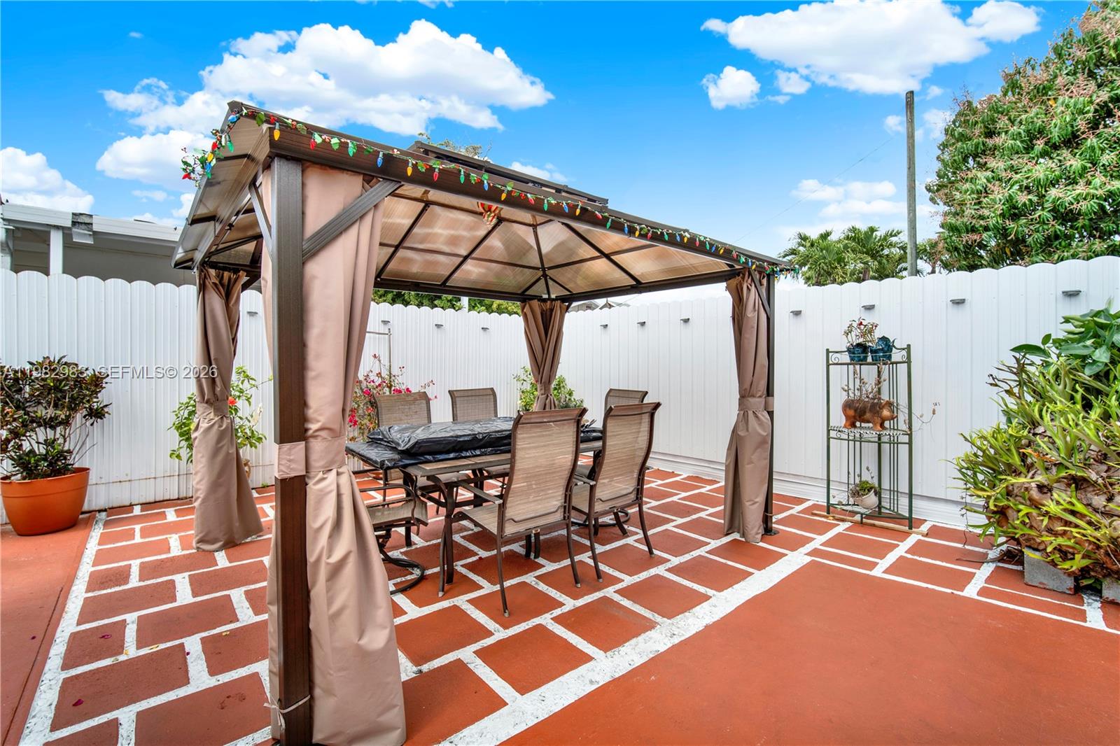 560 NW 57th Ct Miami, FL 33126