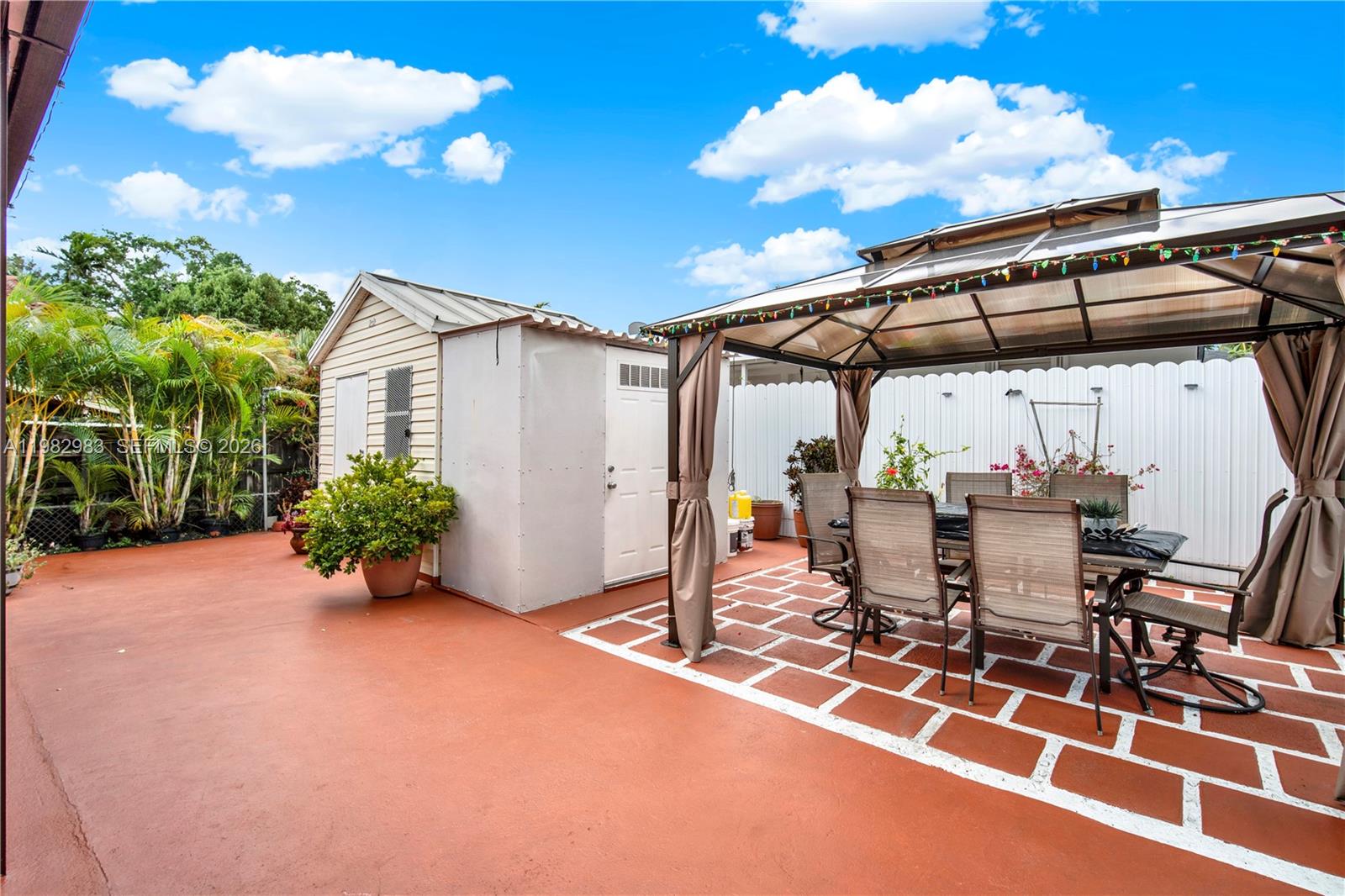 560 NW 57th Ct Miami, FL 33126