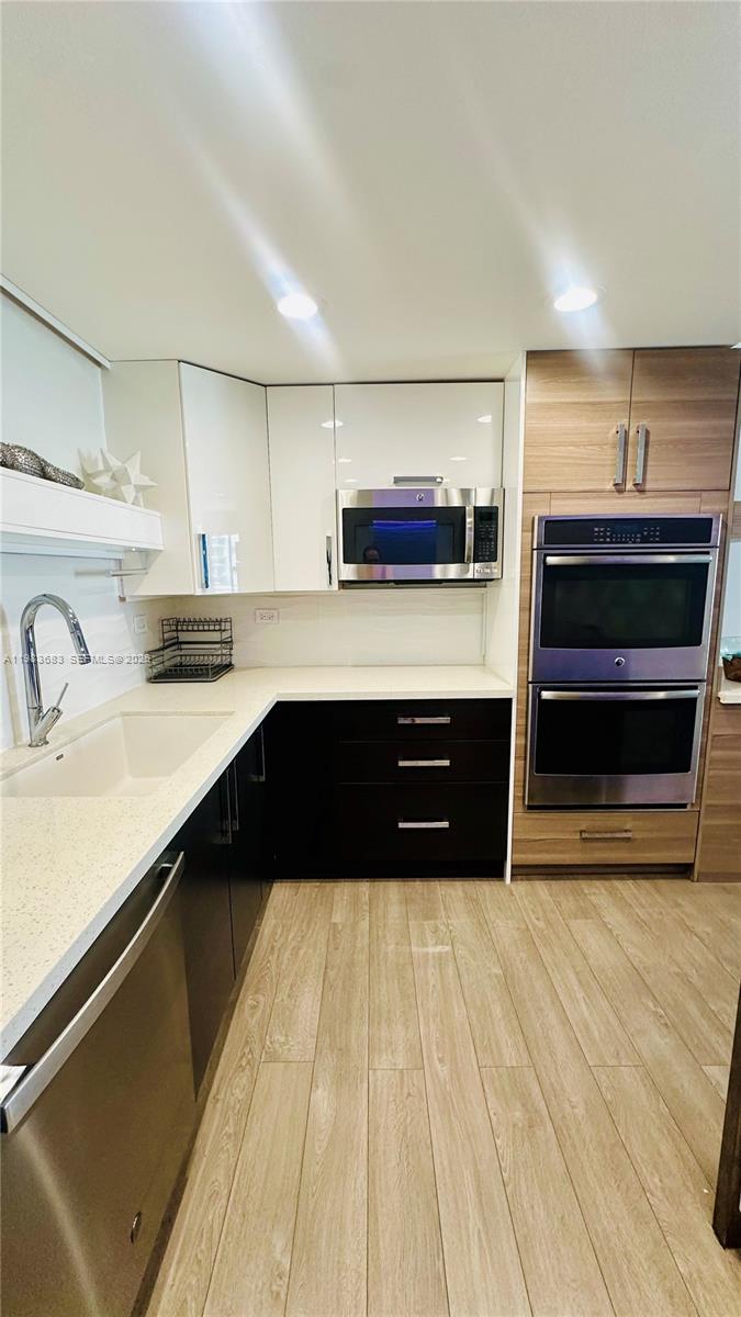 19390 Collins Ave #424 Sunny Isles Beach, FL 33160