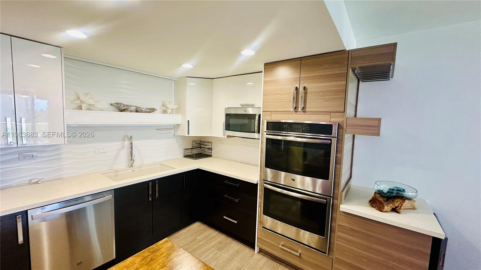 19390 Collins Ave #424 Sunny Isles Beach, FL 33160