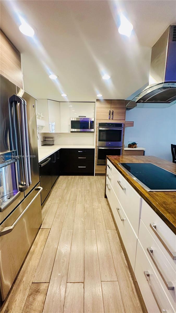 19390 Collins Ave #424 Sunny Isles Beach, FL 33160