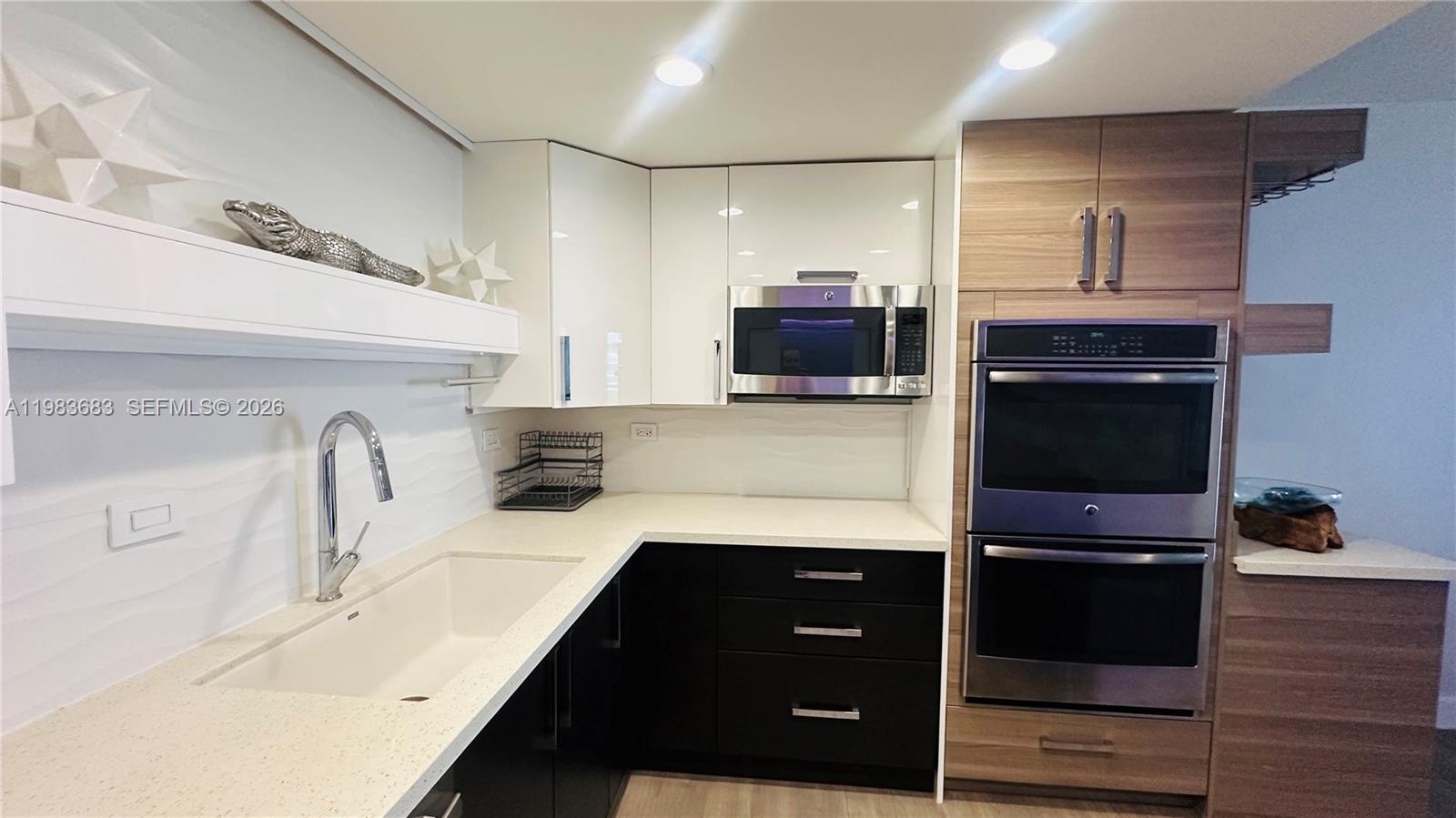 19390 Collins Ave #424 Sunny Isles Beach, FL 33160