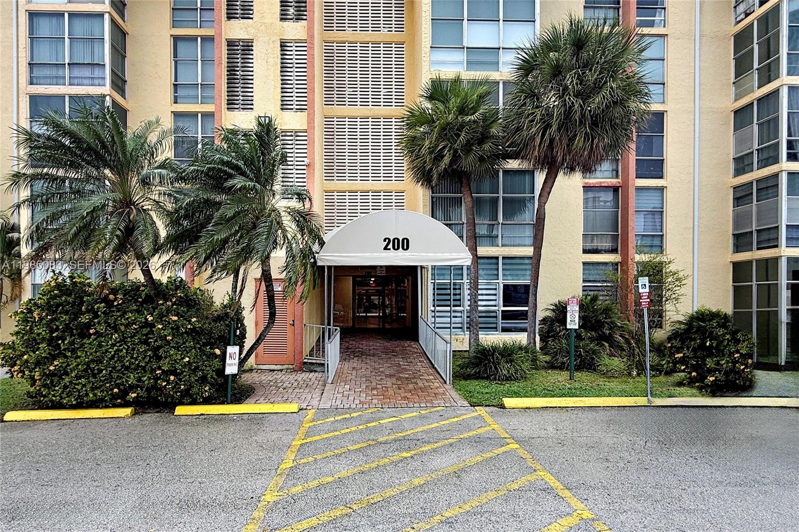 200 172nd St #319 Sunny Isles Beach, FL 33160