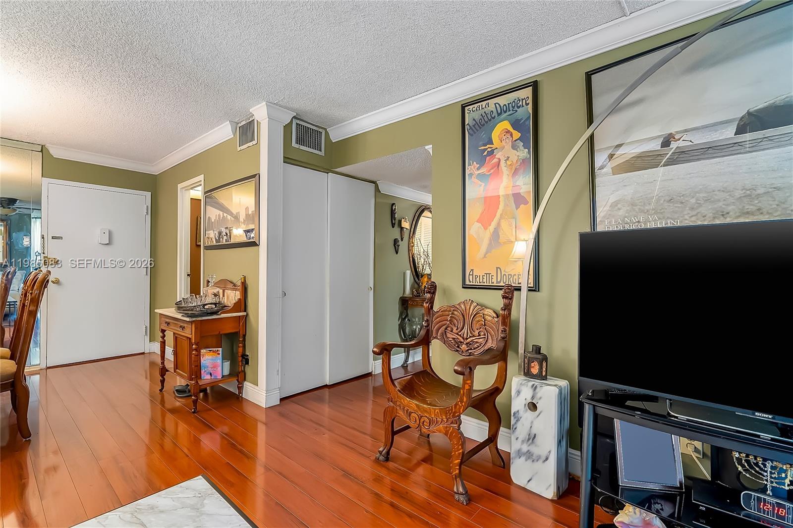 200 172nd St #319 Sunny Isles Beach, FL 33160