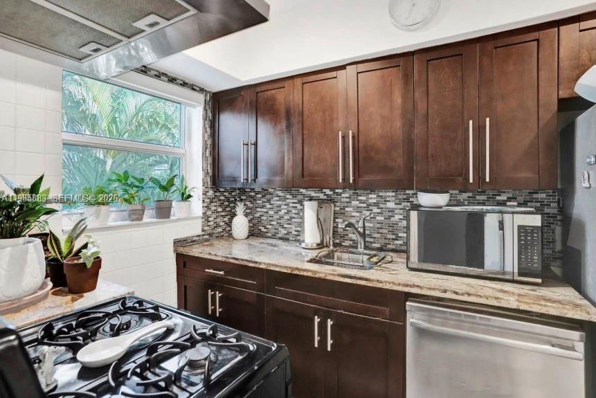 10076 E Bay Hbr Dr #76D